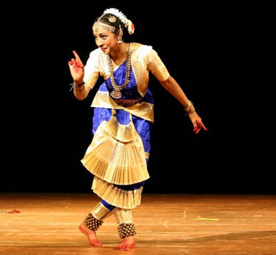 Amudha Pazhanisamy performing; Apprenticeship - Bharatanatyam dance; 2008: Lexington, Massachusetts